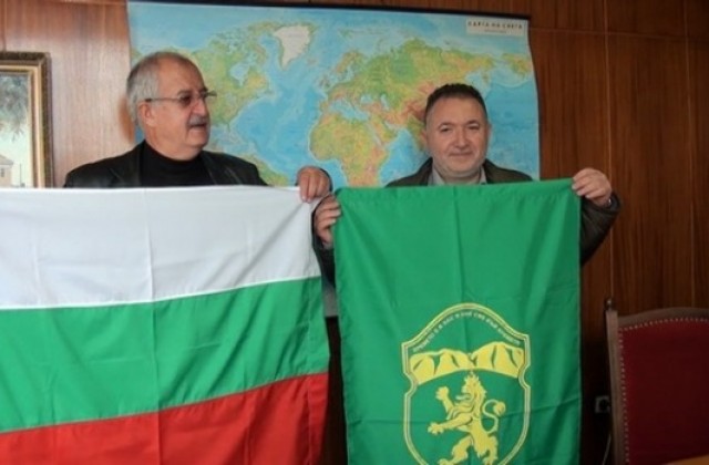 Трима българи потеглят за нос Хорн