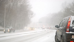 Датчици в автомобилите ще прогнозират поледиците
