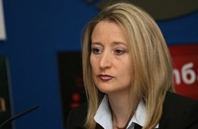 Р. Манджукова: ДАБЧ служи за „боксова круша” на държавата при скандал за даване на гражданство