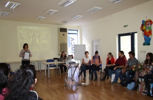 Иновативни практики за привличане на младите хора в музеите