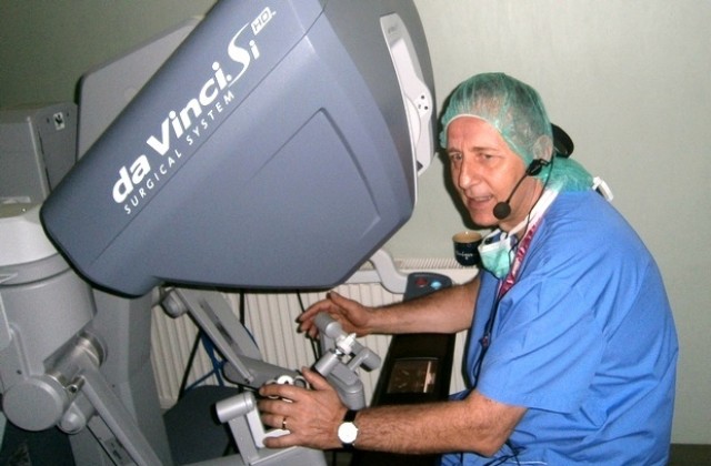 Две демонстрации на Хирургия на живо в 3D формат показва проф. Горчев в МУ-Плевен