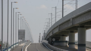 За месец приходите от таксите на Дунав мост 2 са