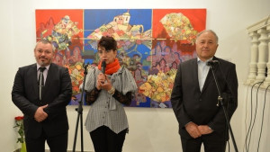 Ректорът на ВТУ подреди изложба в Сливен