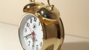 Връщаме часовника с час назад