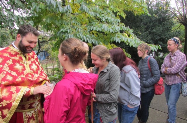 Американски студенти гостуваха на манастир Св. Пророк Илия за екофорум за мир