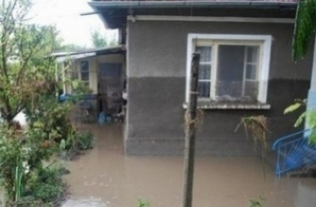 Над 50 души в област Хасково са евакуирани заради наводненията