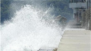 Трети ден пристанището остава затворено заради вятъра