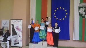 Множество медали за Клуб по спортни танци Туида