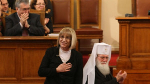 С 219 гласа избраха Цецка Цачева за председател на Народното