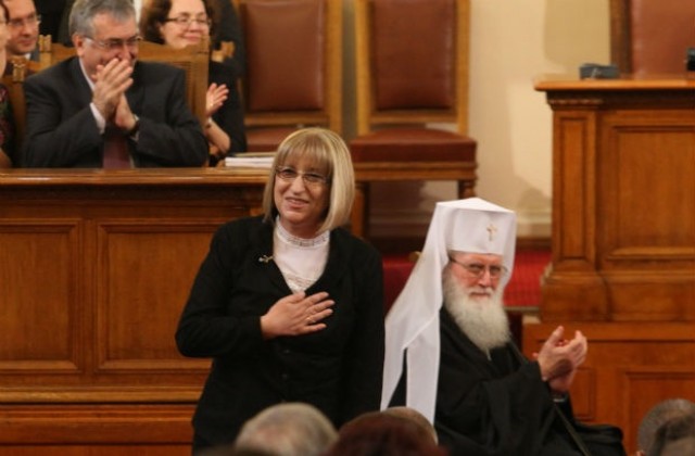 С 219 гласа избраха Цецка Цачева за председател на Народното събрание