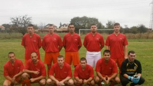 Отборите на Нов чифлик и Слокощица рамо до рамо в