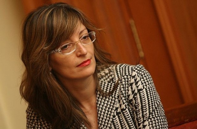 Захариева: Трябва да се наеме фирма за събиране на кредитите на КТБ