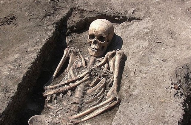 Откриха скелет на дете с вързани крака на крепостта Воден