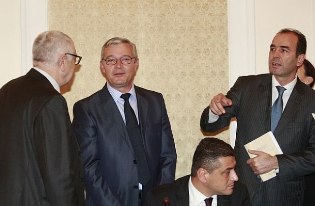 Искров: БНБ е длъжна да отнеме лиценза при отрицателен капитал на КТБ