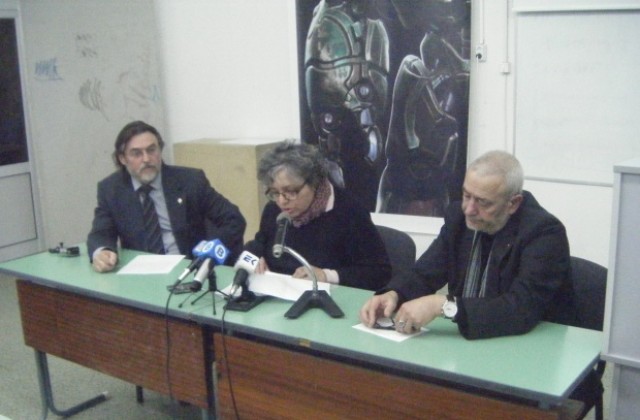 Световнопризнати автори пристигнаха във В. Търново за фестивал на стъклото