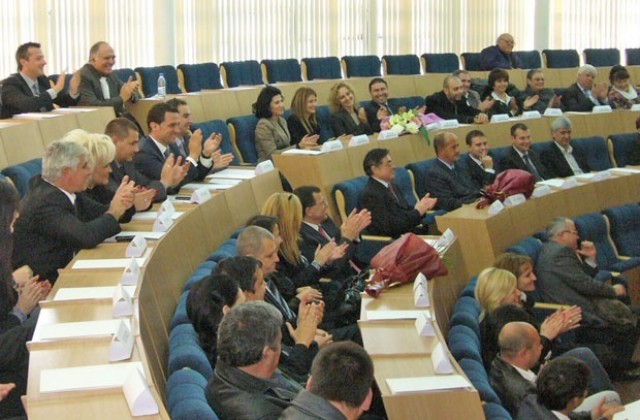 Съветниците в Димитровград ще гласуват стипендиите за даровити деца
