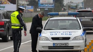 Близо 100 шофьори глобени за ден заради превишената скорост