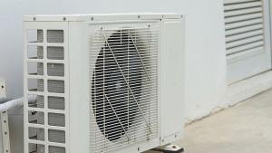 Застудяването вдигнало потреблението на ток с 1 4 отчита ЧЕЗ