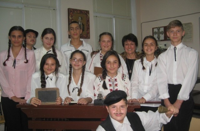 С поредица просветни прояви в Мездра отбелязаха Деня на народните будители - 1 ноември