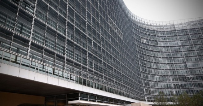 Европейската комисия обмисля мащабна данъчна реформа която цели да прекрати