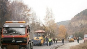 АПИ отговарят на Дарик Защо ремонта на пътя през Конявската