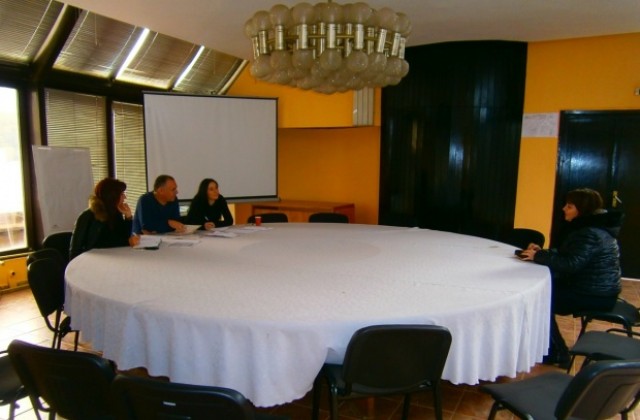 18 души се конкурират за 5 места по програма Старт в кариерата в Дупница