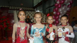 Рая Сръндева и Рая Александрова с отличия за Олимпик от