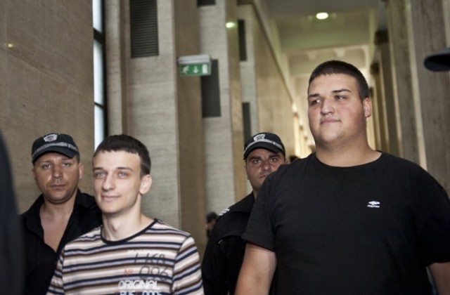 Съдът остави на свобода младежите, опитали да измамят тотализатора за 5 млн. лева