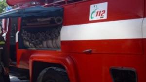 Неизвестни лица се опитаха да запалят две фирми