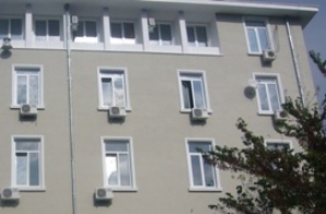 Оставиха в ареста мъж, блудствал с малолетна