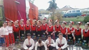 Отлично представяне на ДЮТА Кюстендилче на Малешево пее и танцува