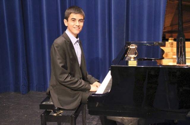 Пианист от Разград спечели конкурс на Канарските острови с „Гайда“ на Д.Ненов и „Елегия“ на Рахманинов