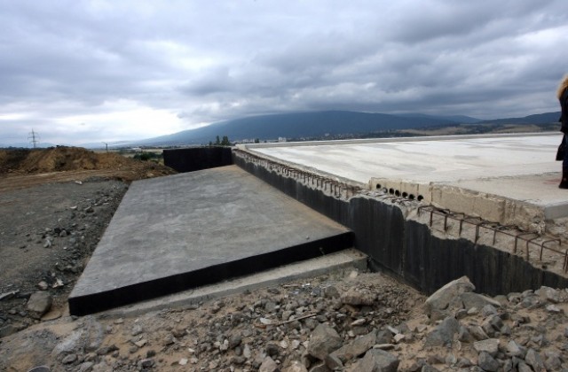 Строят приоритетно магистралите „Хемус”, „Марица” и „Струма”