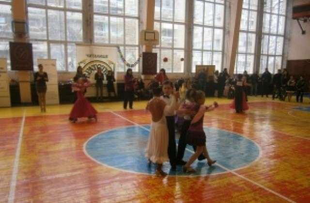 Над 120 деца са се записали за третия национален турнир по спортни танци Изгряващи звезди