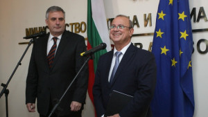 Калфин ще настоява за отпускане на коледни добавки за пенсионерите