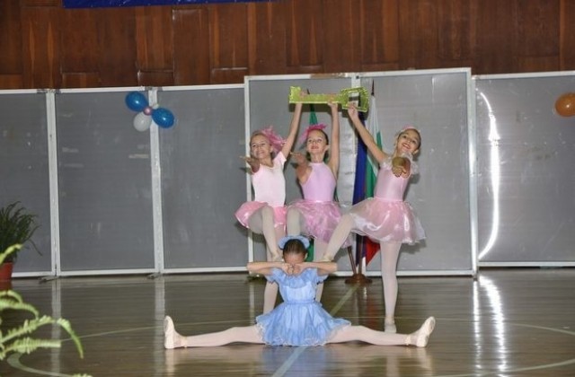 България танцува в Димитровград с близо 800 участници