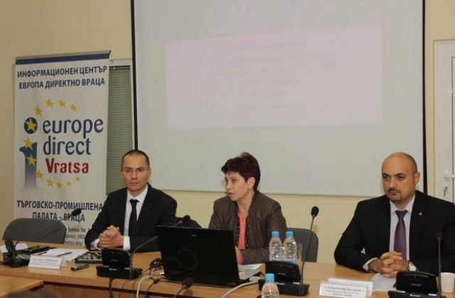 Евродепутатът Ангел Джамбазки се срещна с младежи във Враца