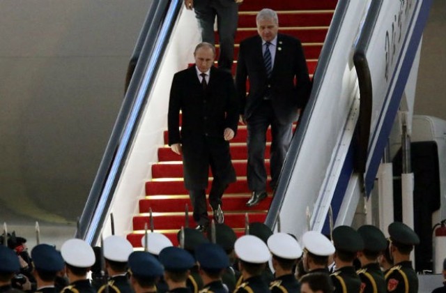 Русия и Китай подписаха меморандум за доставки на газ по „западен маршрут”