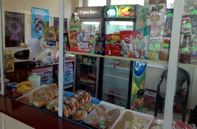 Децата отбягват лавките на Ученическо хранене, защото в тях няма кетчуп, майонеза и пържени картофи