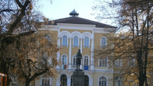 Клъстер Творческо Габрово кани на среща в градинката до библиотеката