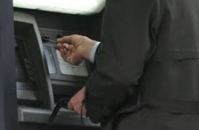 Хванаха жена от Дългопол, източвала пари от картата на свой съгражданин