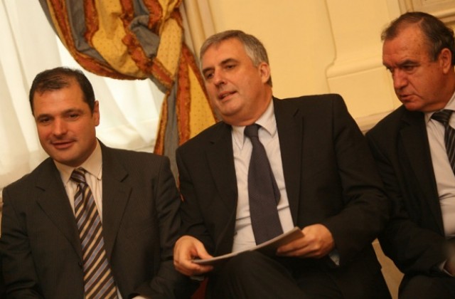 Калфин се обяви срещу Договора за партньорство за търговия и инвестиции между ЕС и САЩ