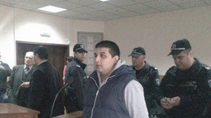 1 година затвор за шофьора разигравал полицаи