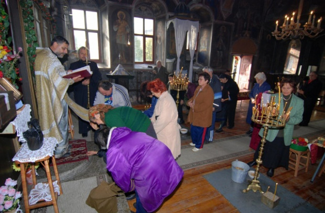 Почитаме Свети Мина