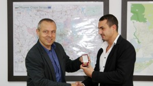 Грамота и паметен знак за световен шампион по карате