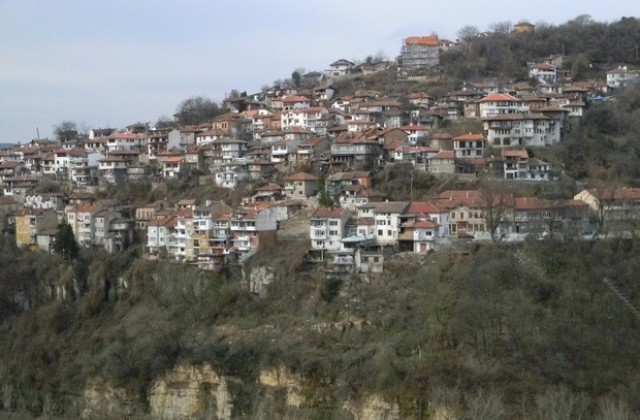 Заради опасна сграда временно затварят ул. Опълченска