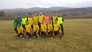 Четири отбора в 4 т разлика на върха на група