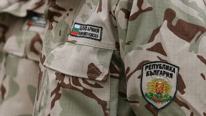 Военният министър изпраща в Карлово български контингент за Афганистан