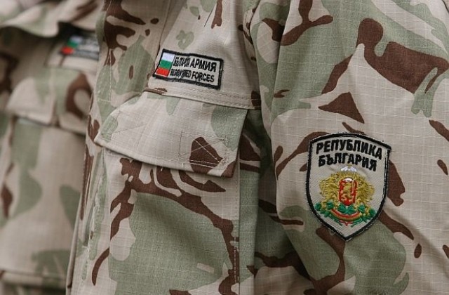Военният министър изпраща в Карлово български контингент за Афганистан