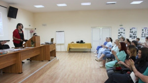 Връчват награда за хуманизъм на изпълнителния директор и двама лекари